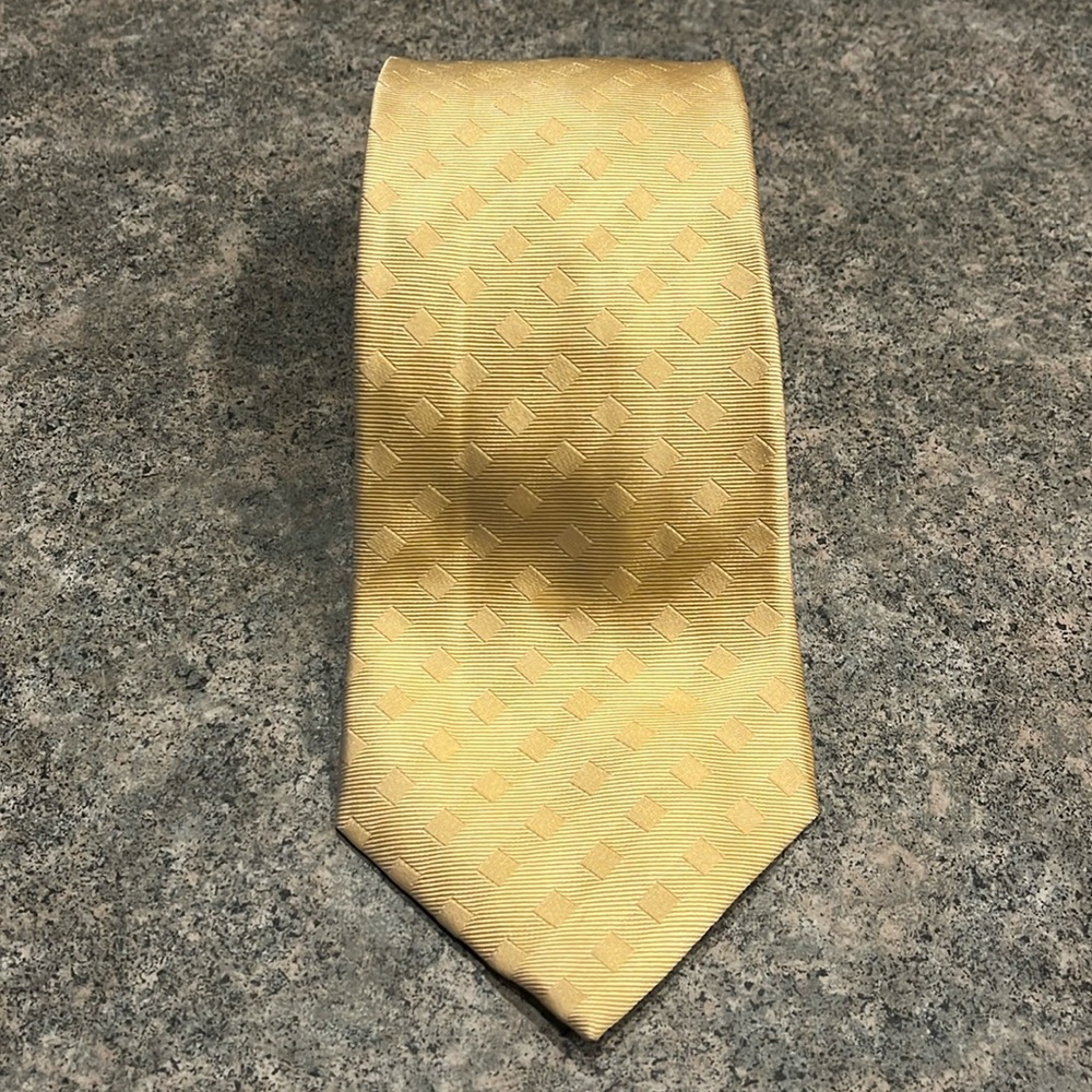 HAWES & CURTIS Tie Gold Color